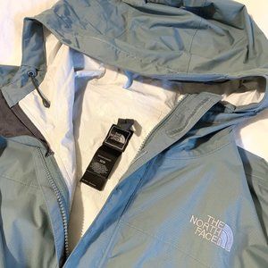 The North Face Hyvent 2.5L rain jacket men's (Medium) blue grey